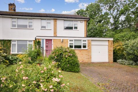 2 Dickens Close, East Grinstead, RH19 1SE