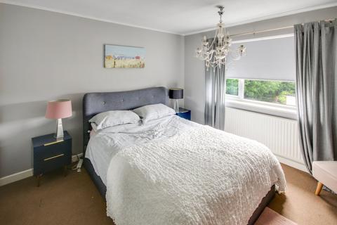 2 Dickens Close, East Grinstead, RH19 1SE