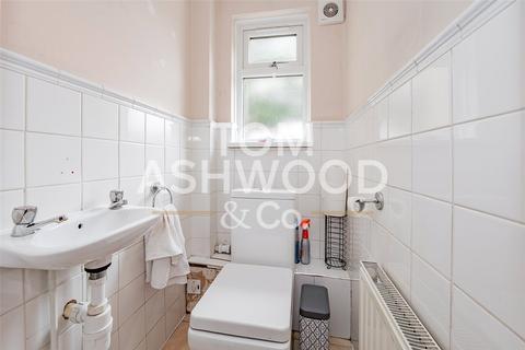 2 bedroom end of terrace house for sale, Bushgrove Road, Dagenham, RM8