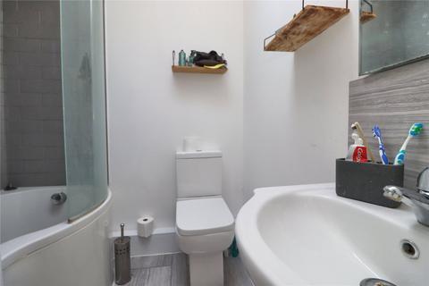 2 bedroom flat for sale, York Road, Surrey GU22