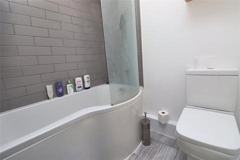 2 bedroom flat for sale, York Road, Surrey GU22
