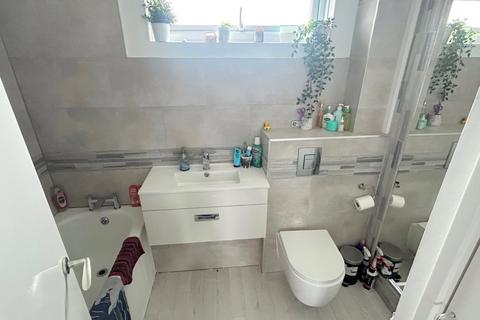 5 Beverley Villas, North Shields, NE30 3EB