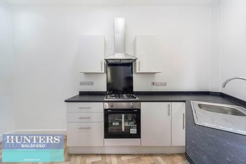 4 bedroom end of terrace house for sale, Undercliffe Street Bradford, West Yorkshire, BD3 0PH