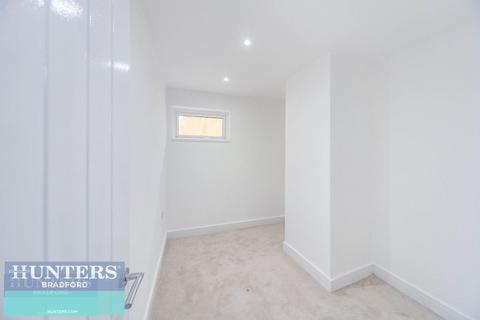 4 bedroom end of terrace house for sale, Undercliffe Street Bradford, West Yorkshire, BD3 0PH