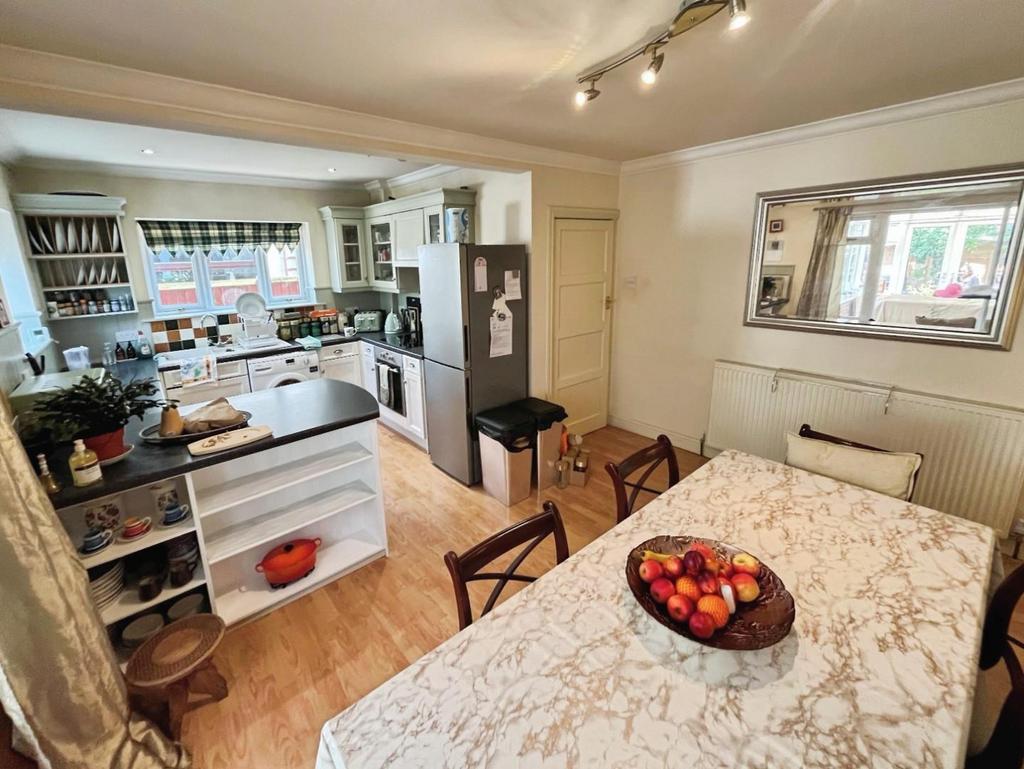 15d6485a-Kitchen 20 Diner 202.jpg