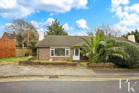 2 bedroom detached bungalow for sale, Caisters Close, Hove