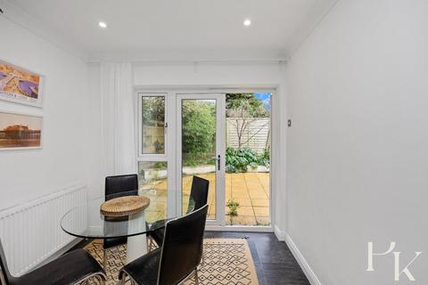 2 bedroom detached bungalow for sale, Caisters Close, Hove