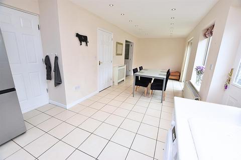 8 Brunel Close, Grimsby, DN32 9FE