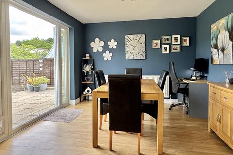 30 Penkernick Way, St Columb, TR9 6BQ