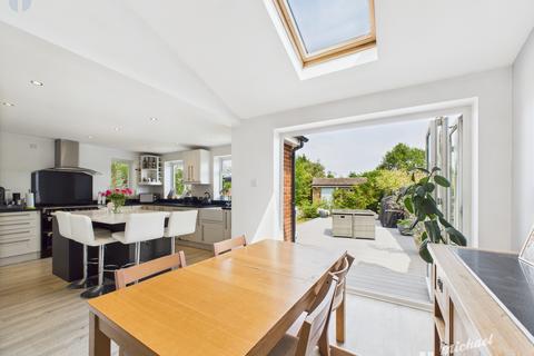 undefined, Chiltern Close, Stone, Aylesbury, Buckinghamshire