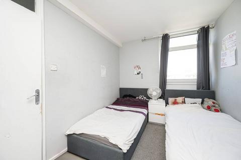 undefined, Tomlinson Close, Bethnal Green, London, E2
