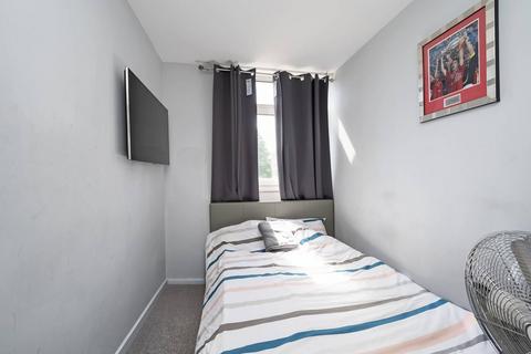 undefined, Tomlinson Close, Bethnal Green, London, E2