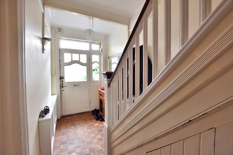 3 bedroom end of terrace house for sale, Riverway, London, Greater London. N13