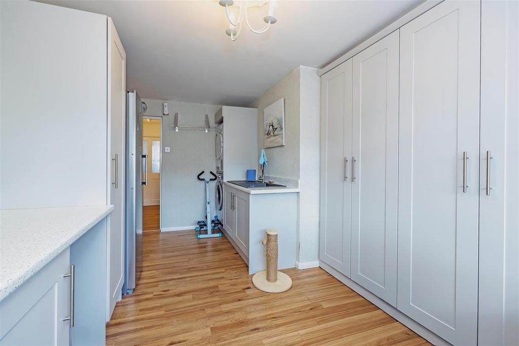 Kitchen utility room 1.1 SAPL1805-20250911-Dx O Dee
