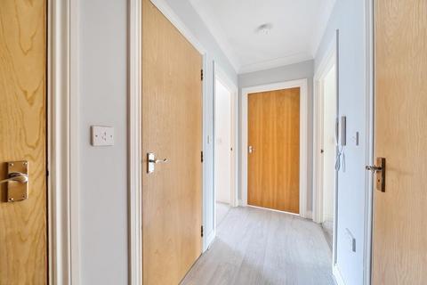 undefined, Sunbury-On-Thames,  Surrey,  TW16