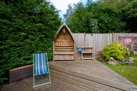 2 bedroom detached bungalow for sale, Leeds LS15