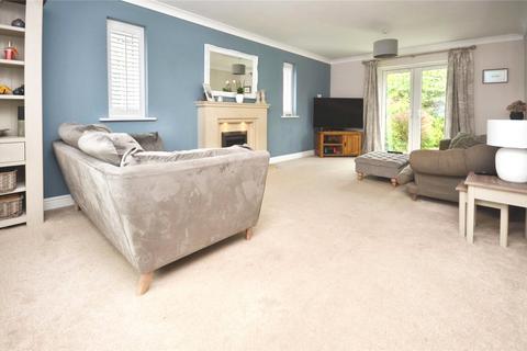 10 Cotts Field, Haddenham, Aylesbury, HP17 8NN