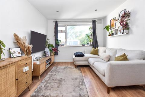 15 Russell Close, Bexleyheath, DA7 4HX