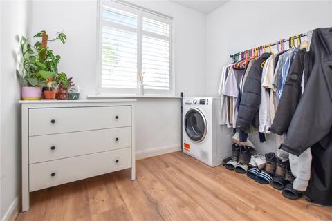 15 Russell Close, Bexleyheath, DA7 4HX