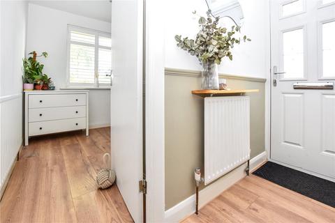 15 Russell Close, Bexleyheath, DA7 4HX