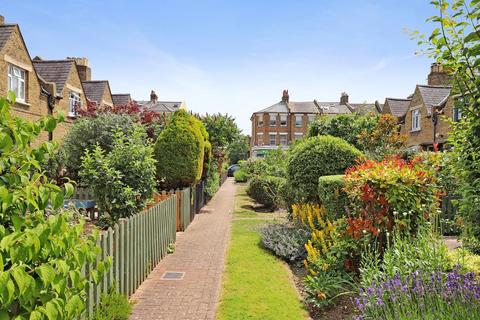 5, St Johns Cottages Maple Road, London, SE20 8HX