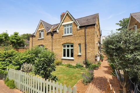 5, St Johns Cottages Maple Road, London, SE20 8HX