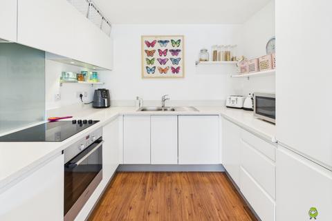 82 Darbyshire House Clovelly Place, Greenhithe