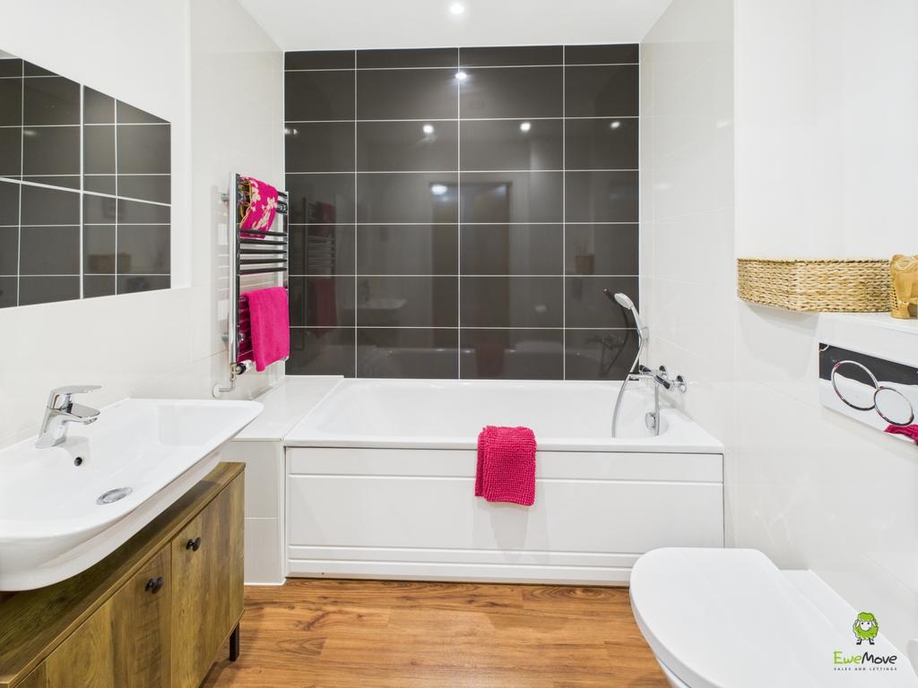 Family Bathroom James Hillier Ewemove Bexley and D