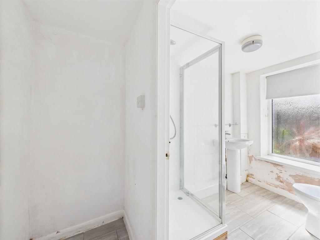 Basement Shower Room