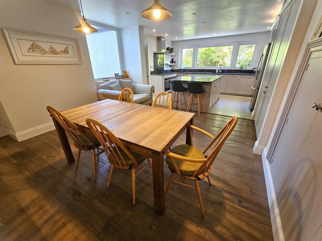 Kitchen Breakfast Room.jpg