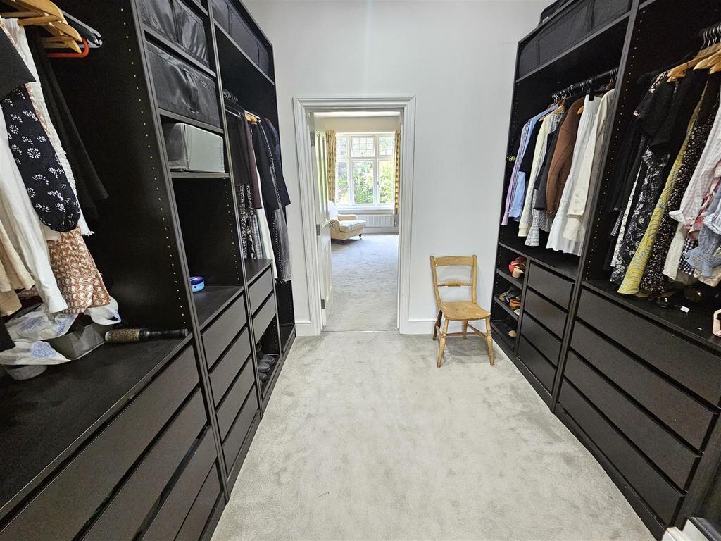 Master Dressing Room.jpg