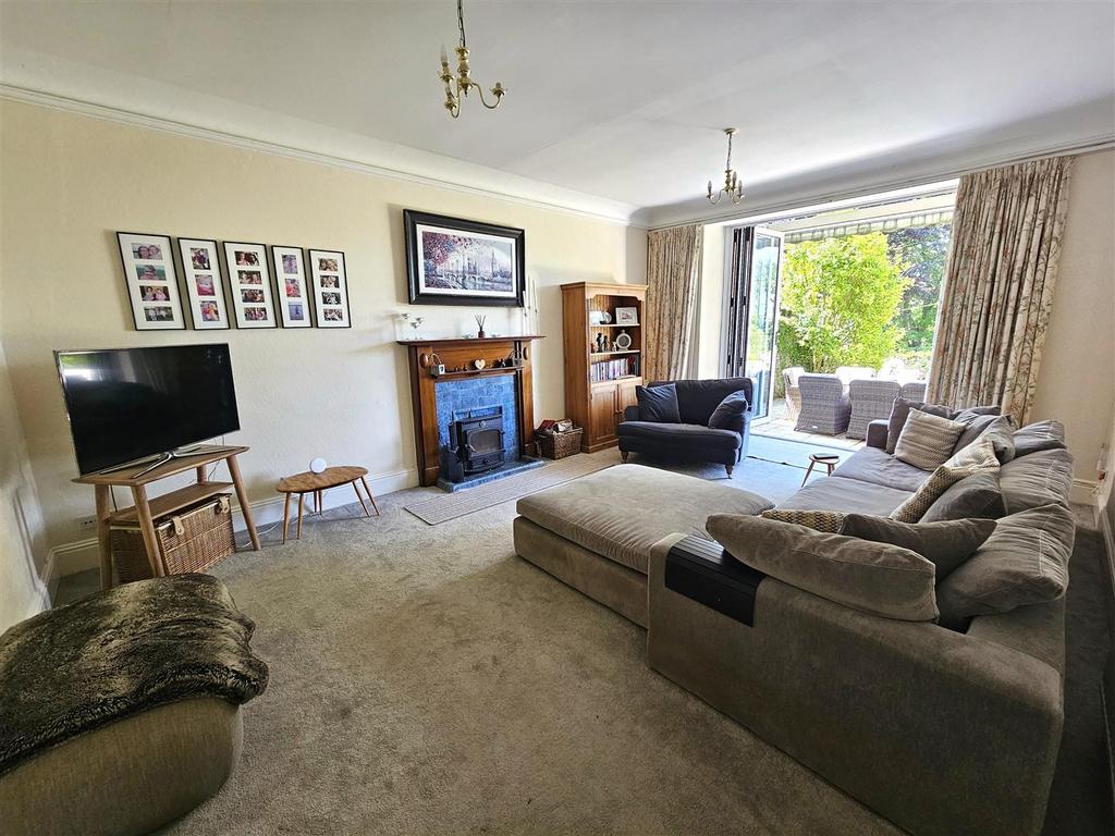 Sitting Room.jpg
