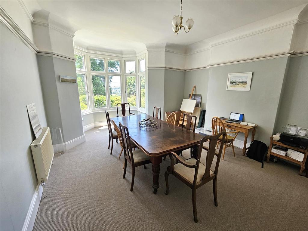 Dining Room.jpg