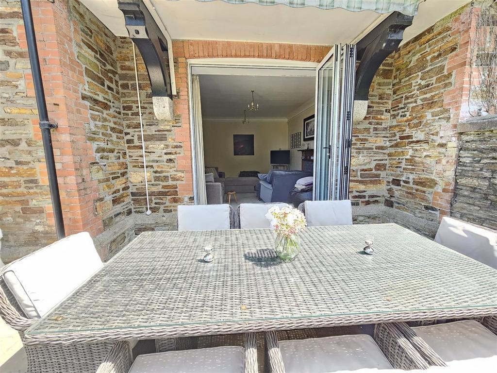 Sitting Room Bi-Folds.jpg
