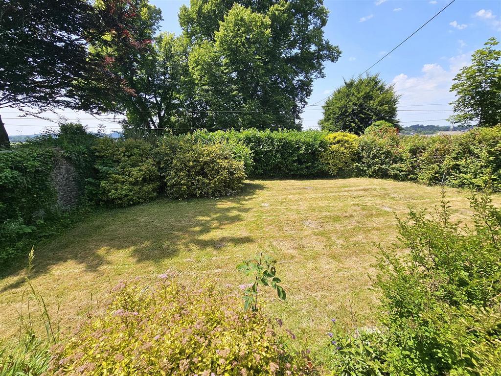 Front Garden (2).jpg