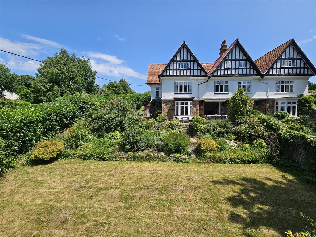 Front Elevation and Garden.jpg