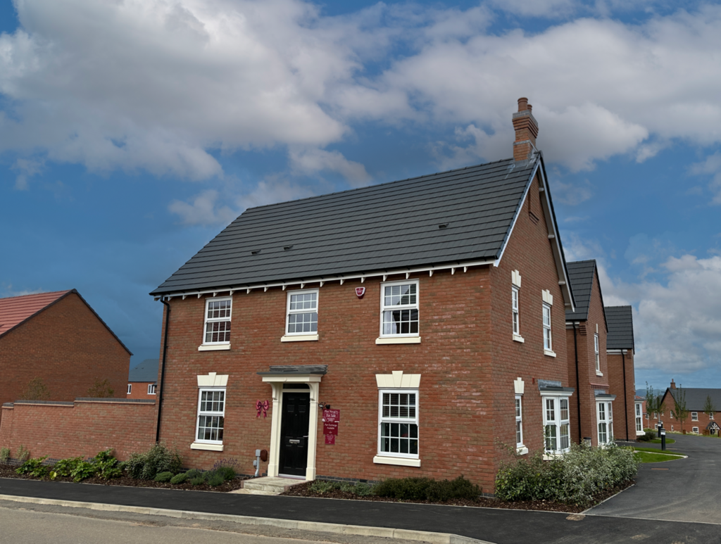 4 bedroom detached house for sale