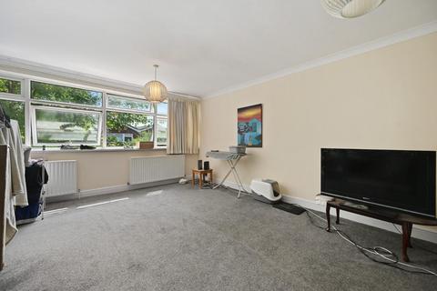 66 The Knoll, London, W13 8HY