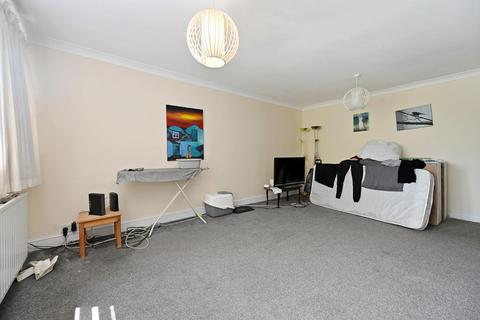 66 The Knoll, London, W13 8HY