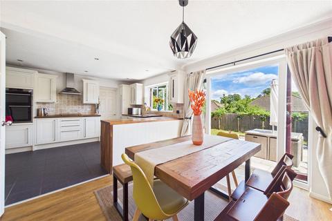 27 Dauntless Road, Burghfield Common, Reading, RG7 3NZ