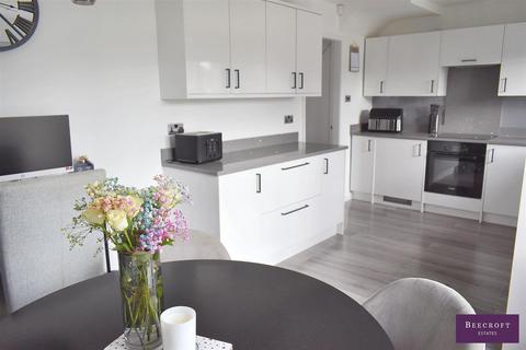 7 Brampton Crescent, Wombwell, Barnsley, S73 0SZ