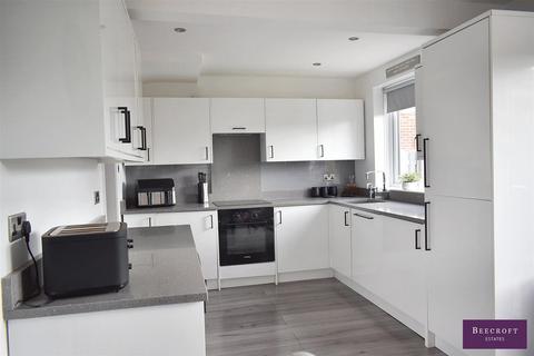 7 Brampton Crescent, Wombwell, Barnsley, S73 0SZ