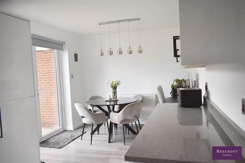 7 Brampton Crescent, Wombwell, Barnsley, S73 0SZ