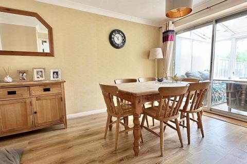3 bedroom semi-detached house for sale, Yaverland Drive, BAGSHOT GU19