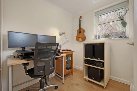 71 Beaconfield Road, Epping, CM16 5AS