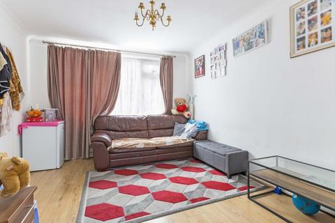 152 Reddington Drive, Slough, SL3 7QD