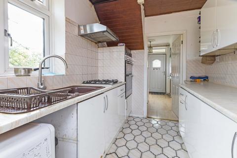 152 Reddington Drive, Slough, SL3 7QD