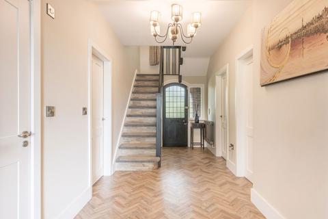 140 Blake Street, Sutton Coldfield, B74 4EU
