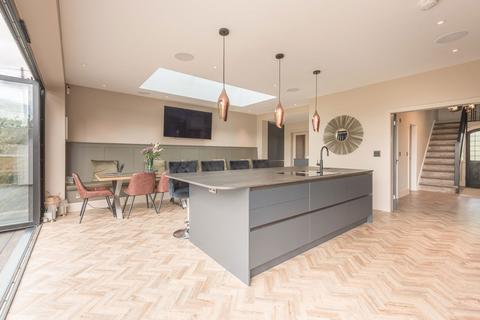 140 Blake Street, Sutton Coldfield, B74 4EU