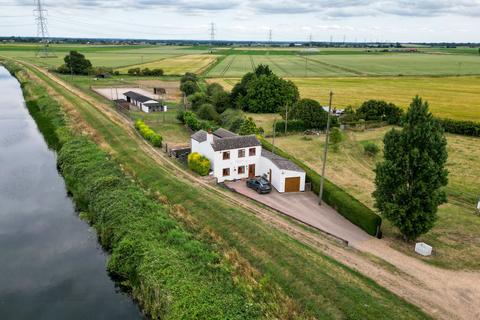 4 bedroom equestrian property for sale, Padnal Bank, Ely CB7